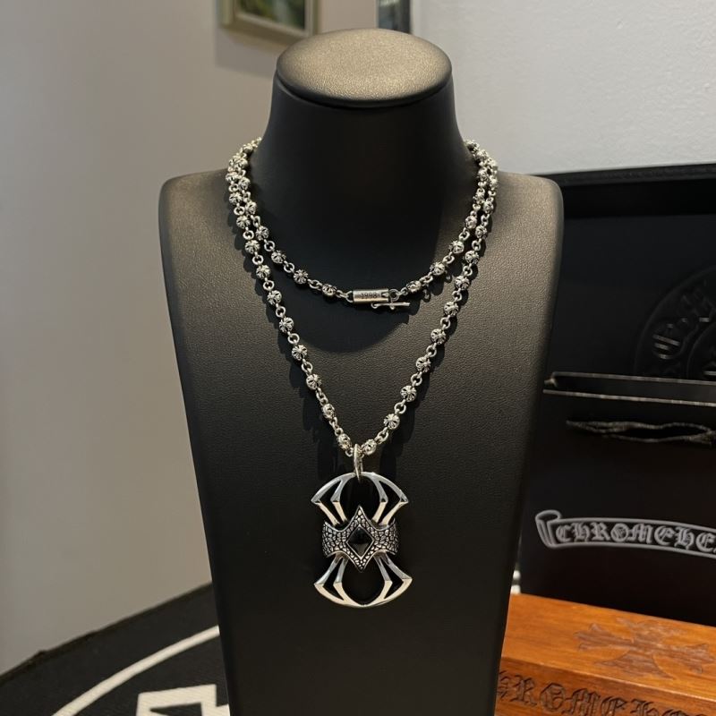 Ch*0me He**ts necklaces